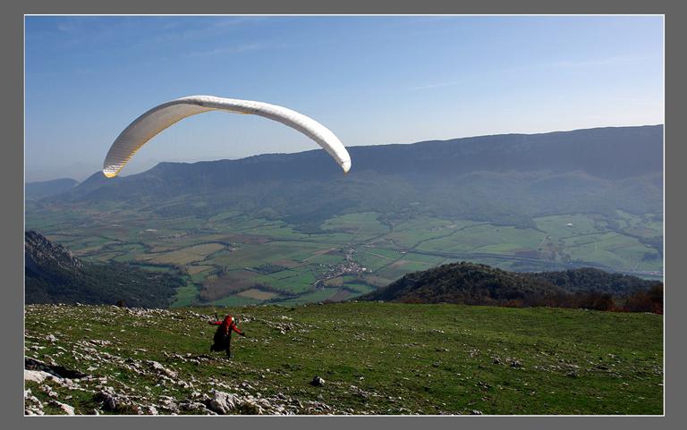 Despegue en Aralar.jpg